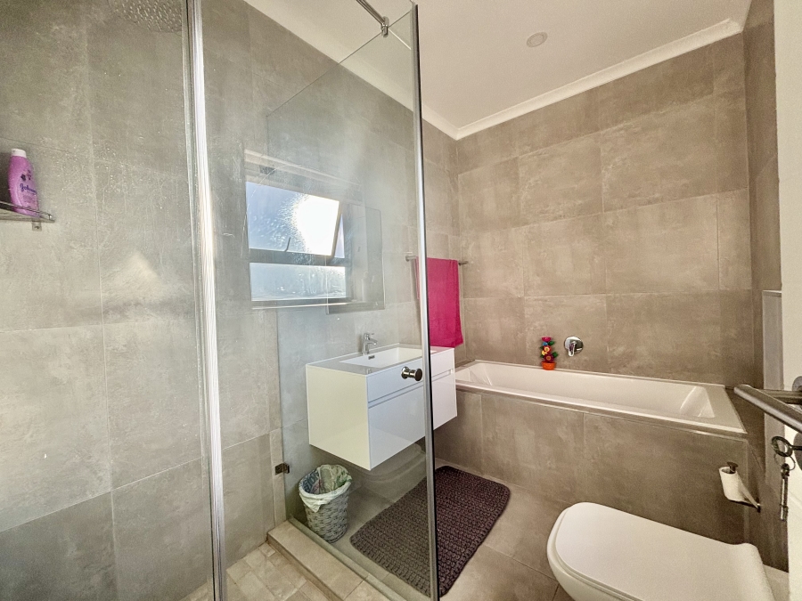 4 Bedroom Property for Sale in Sandown Western Cape